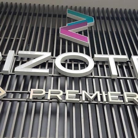 Bizotel Premier Hotel & Residence Bangkok Exteriör bild