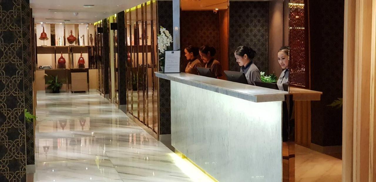 Bizotel Premier Hotel & Residence Bangkok Exteriör bild